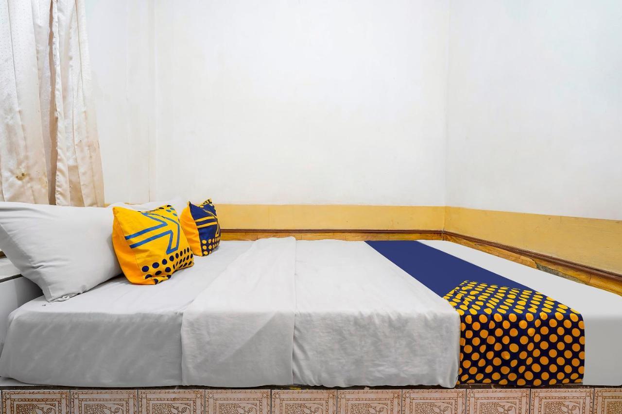 Spot On 91444 Hotel Arimbi Bandung Bagian luar foto
